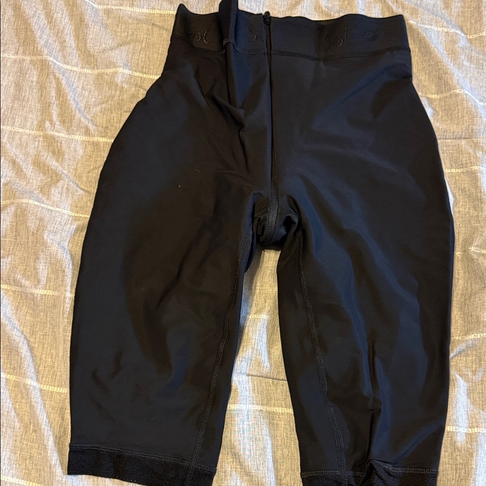 INVISIBLE MERMAID SHORT HIGH RISE KNEE LENGTH ZIPPER